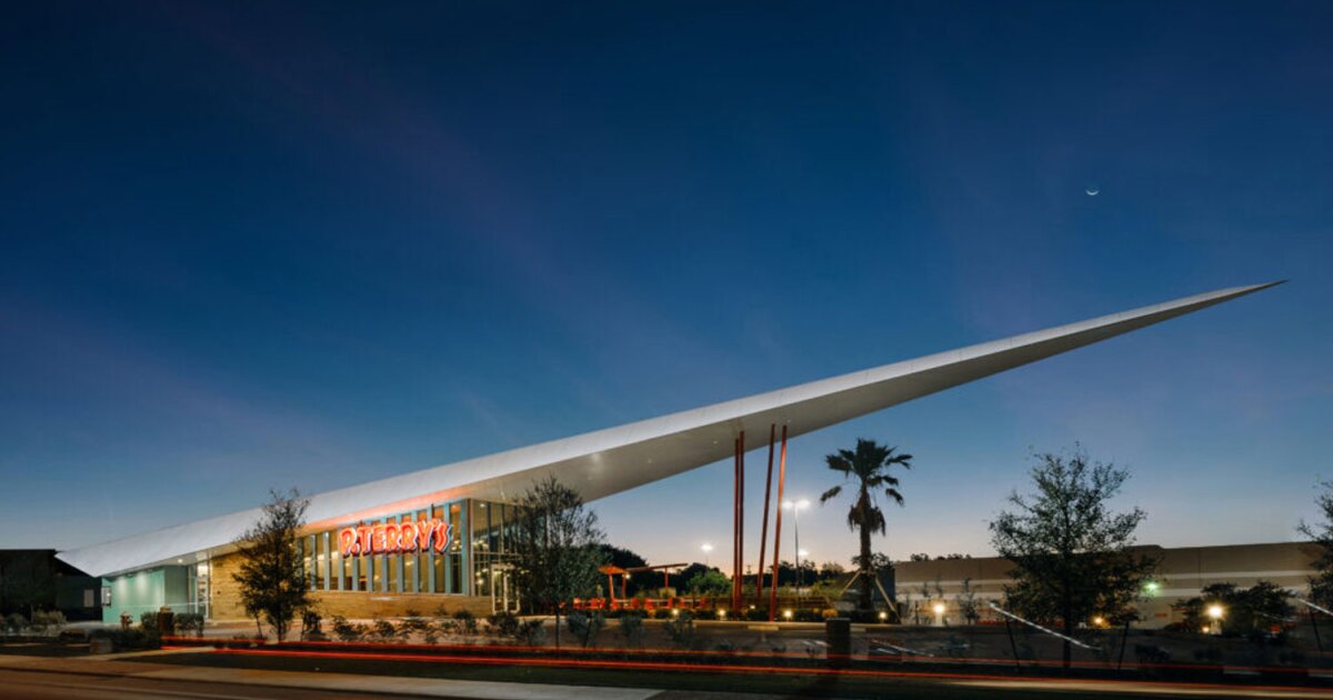A expansão da I-35 força a P. Terry's a fechar sua localização principal