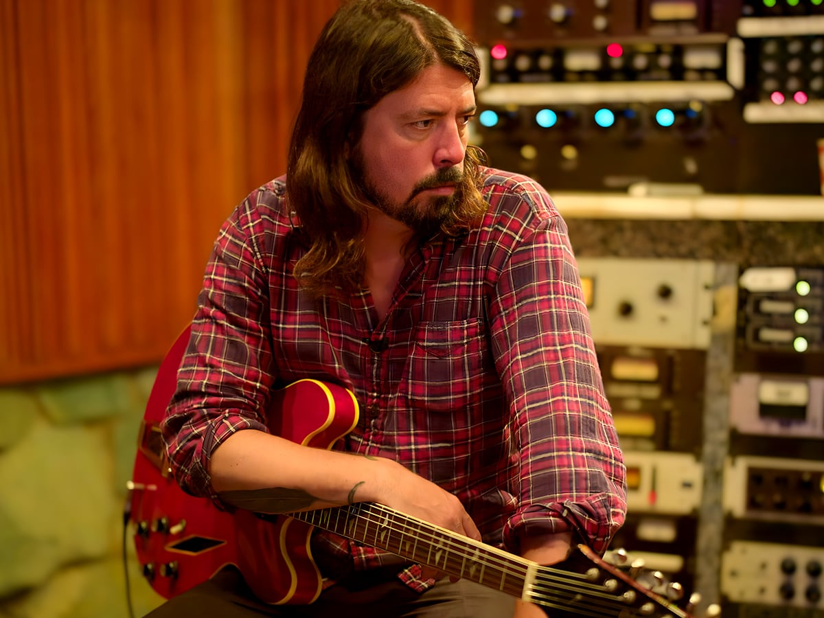 Apenas o cantor Dave Grohl nunca mais quis trabalhar com ele