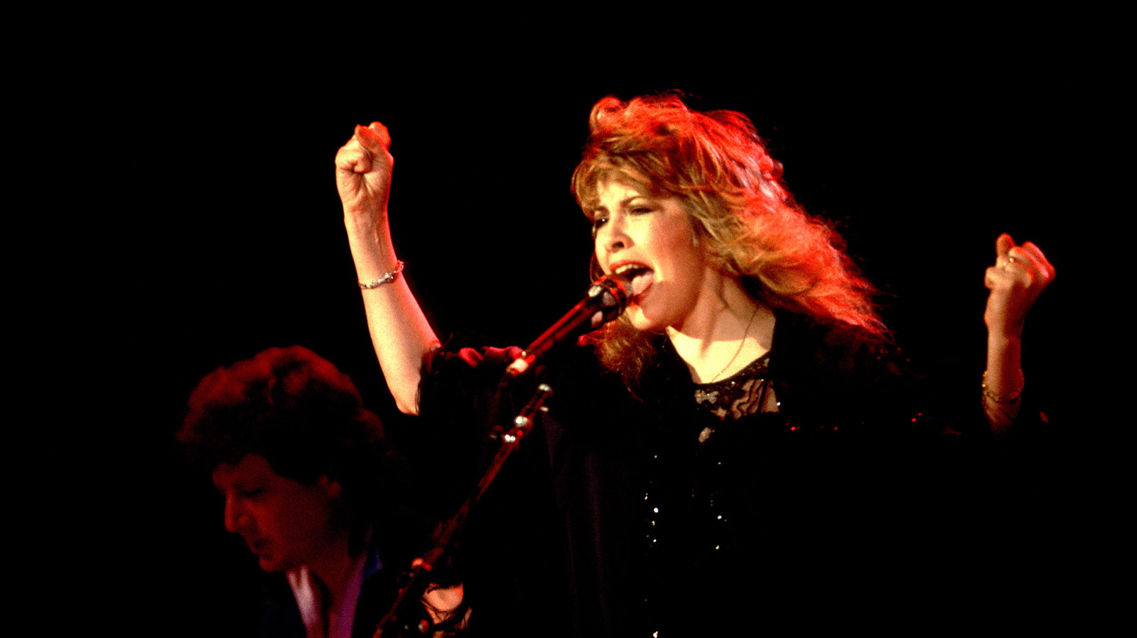 As 5 melhores músicas solo de Stevie Nicks não chegam aos dezessete anos
