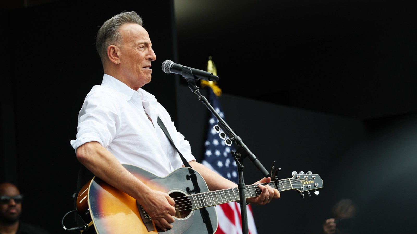 Assista Bruce Springsteen cantando "Land of Hope and Dreams", de Barack Obama