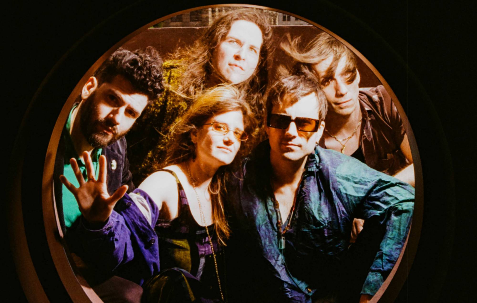 Bodega anunciou seu novo álbum All Inside Aquarium com a faixa-título