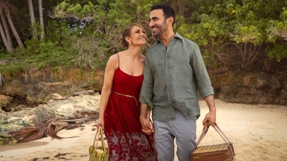 Crítica do filme Office Romance: um feliz retorno da romcom para Jennifer Lopez