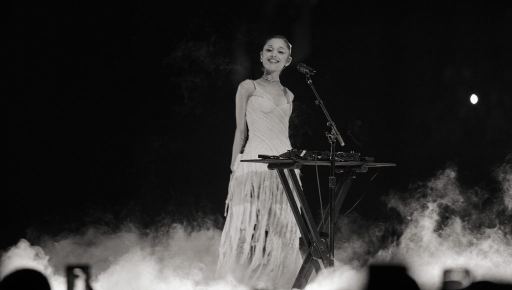 Crítica do show de Ariana Grande "Eternal Sunshine Tour": Los Angeles