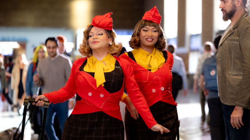 Drag queens fazem algo radical no novo filme de RuPaul: tradicional comédia boba