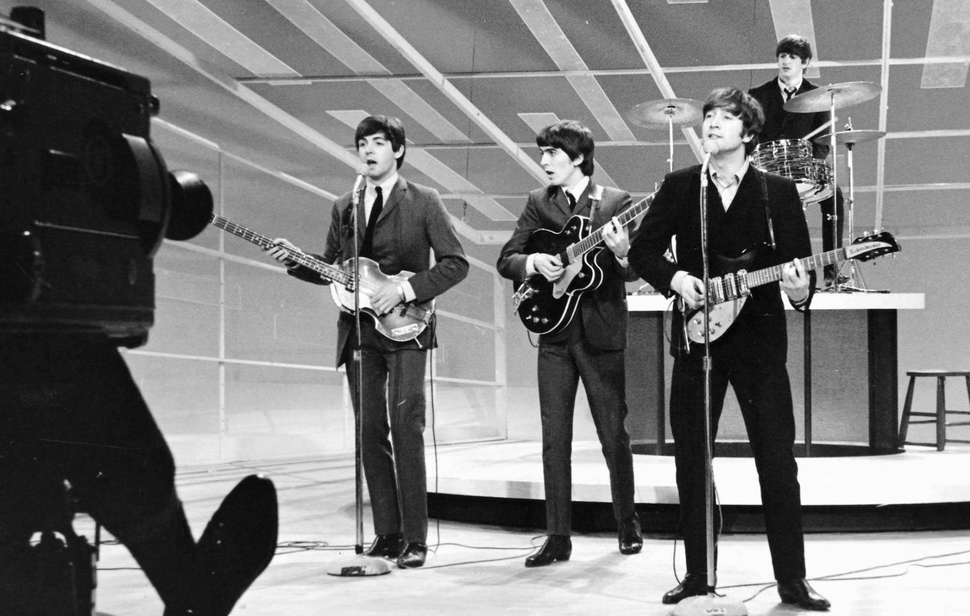 Imagens perdidas dos Beatles tocando 'Top Of The Pops' em 1964 foram encontradas