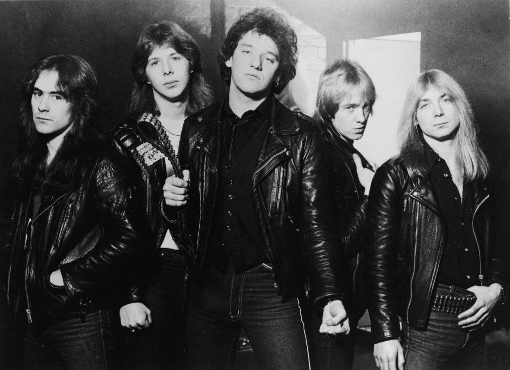 Iron Maiden impõe zona de estacionamento sem telefone em show em Paris