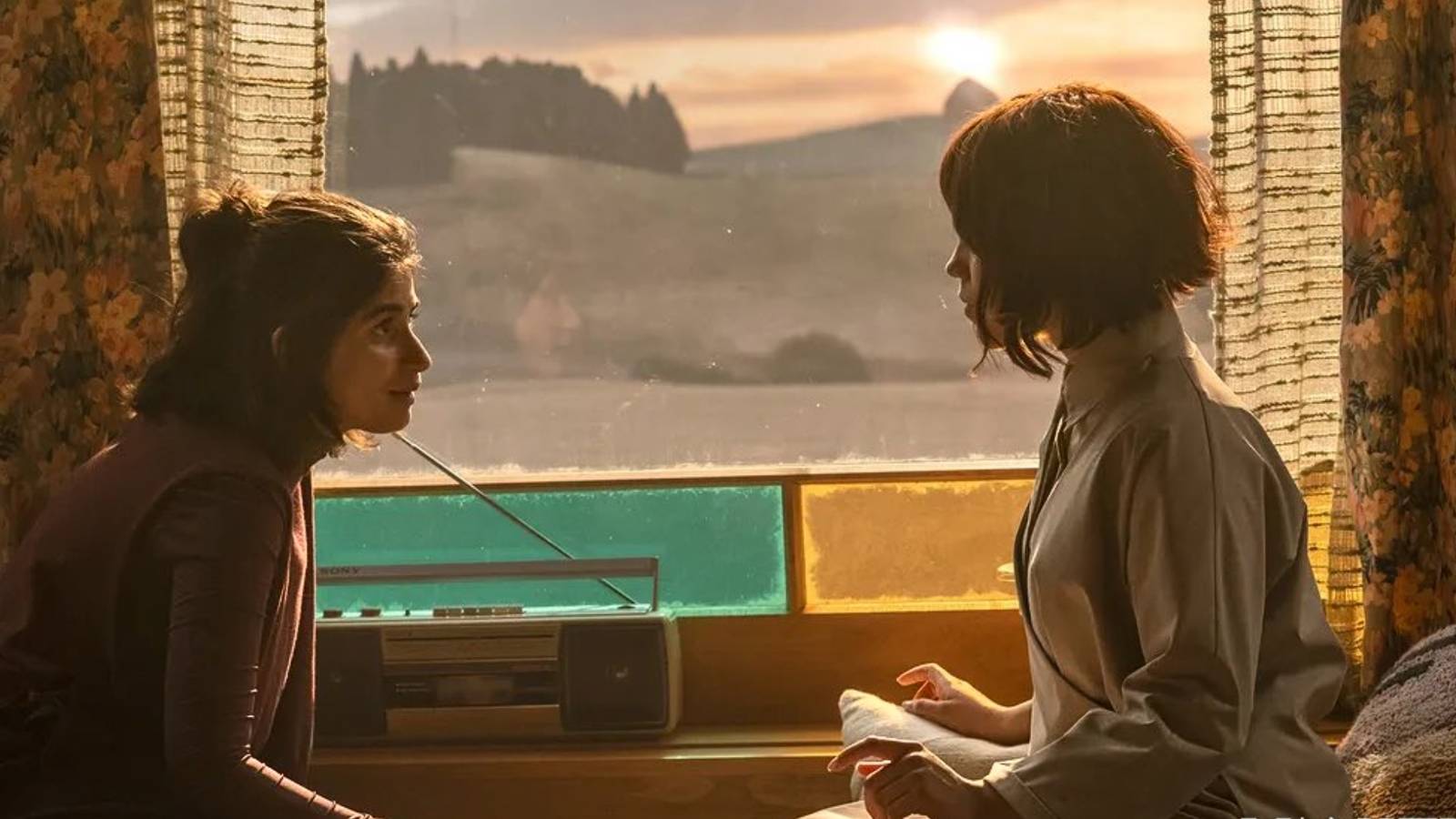 Jenna Ortega dá a primeira olhada na nova adaptação cinematográfica de ficção científica de Taika Waititi