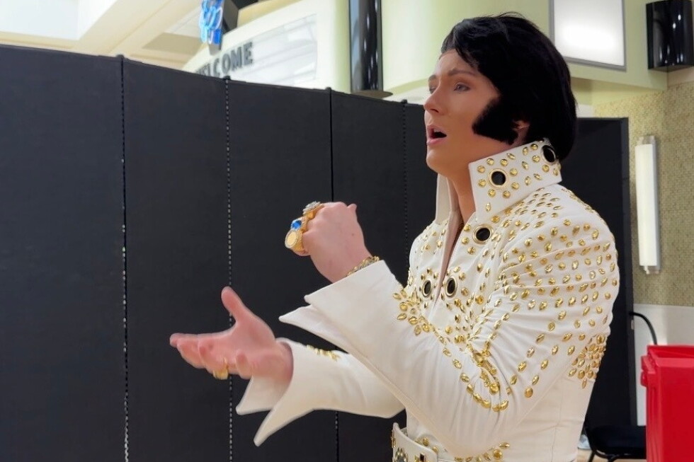 Jovens fãs de Elvis mantêm vivo o seu legado no Tupelo Elvis Festival