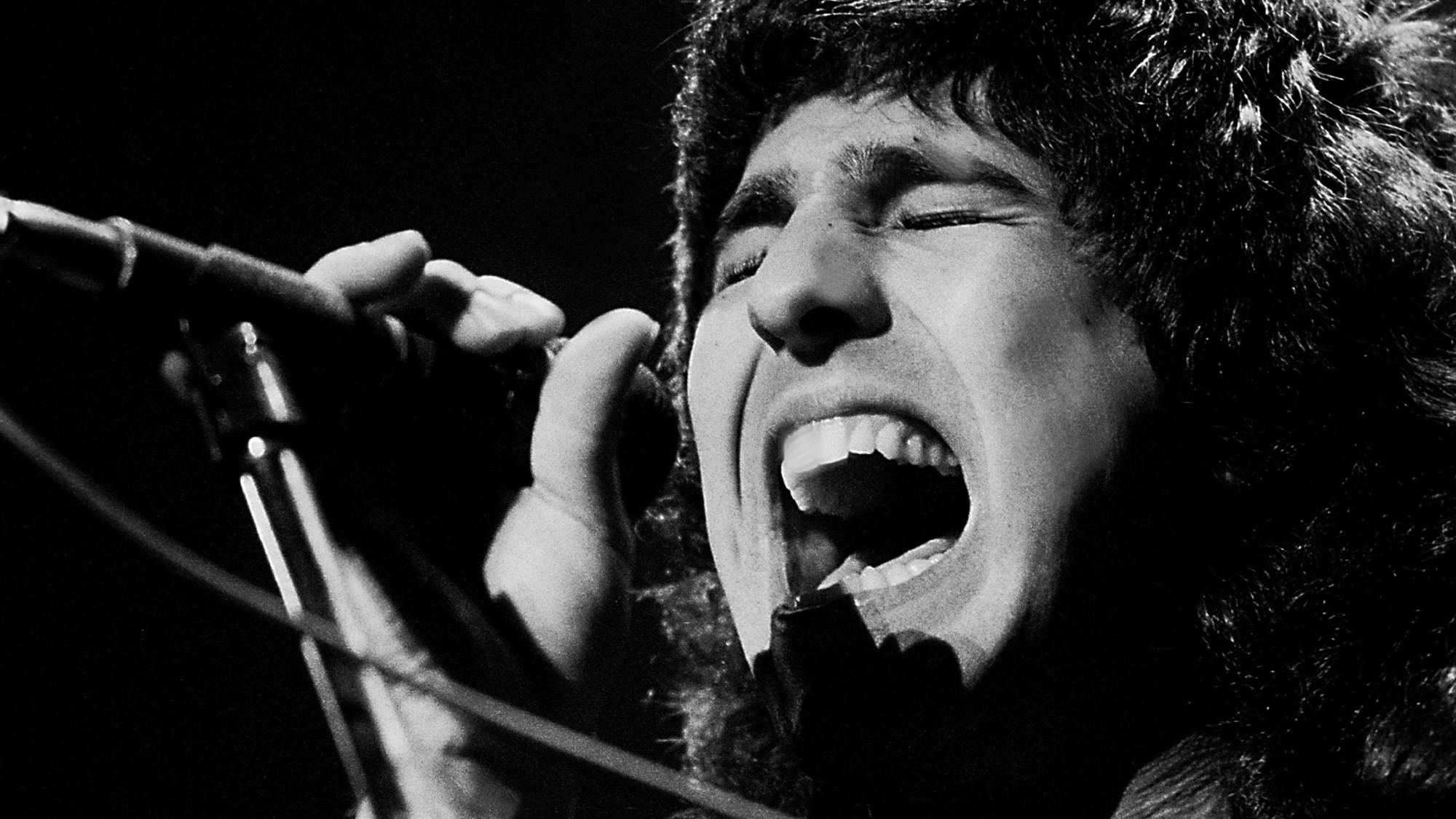 Lembre-se de quando o Journey contratou (e demitiu) um vocalista antes que ele pudesse contribuir muito para a banda em 1977.