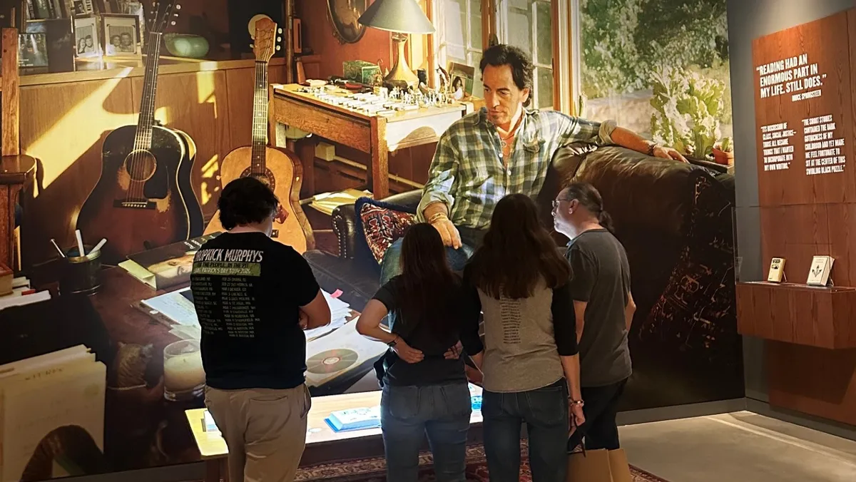 O Bruce Springsteen Center em Monmouth U foi inaugurado e está esgotado