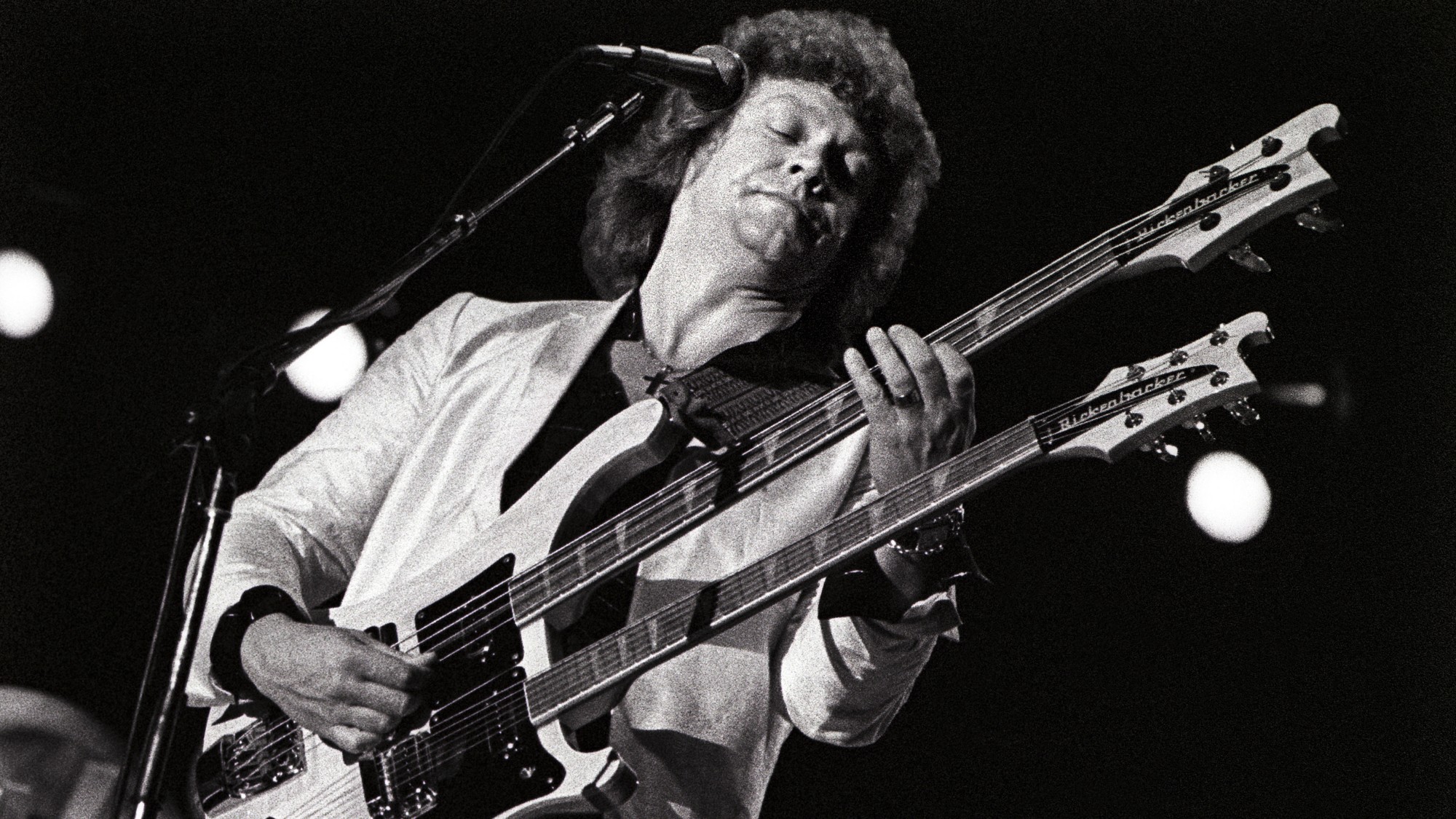 O primeiro single do Moody Blues da década de 1980 apresentou uma nova formação e nova direção