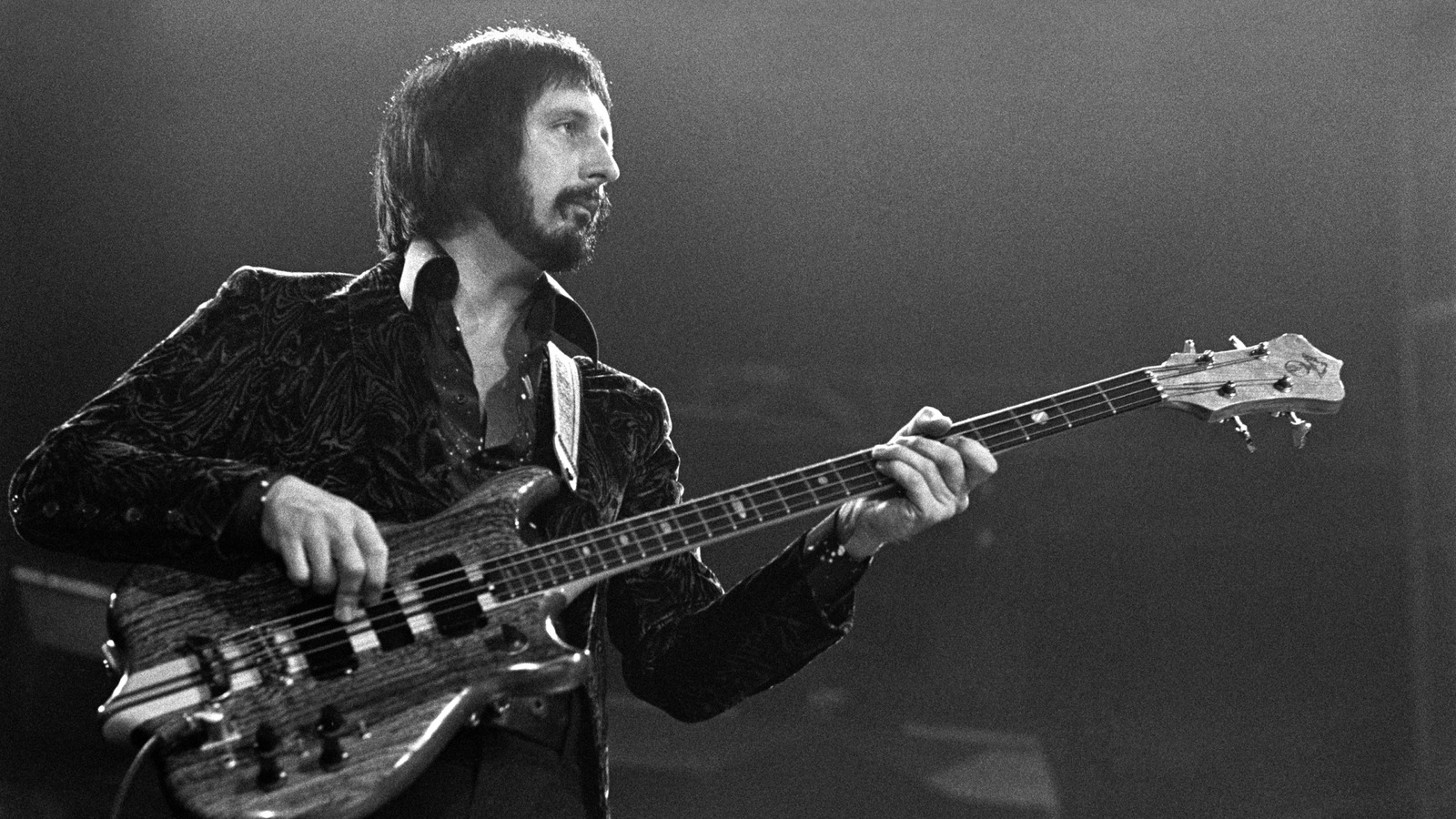 Os 5 melhores toques de baixo do rock clássico