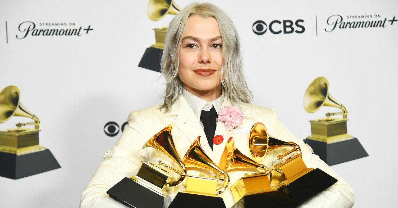 Phoebe Bridgers abandonou a internet para promover sua nova música. Funciona