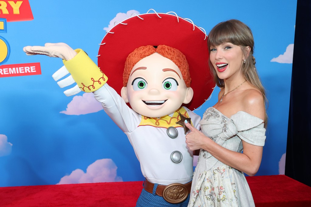 Recapitulação da estreia de Toy Story 5: Por dentro do dueto de Taylor Swift e Randy Newman