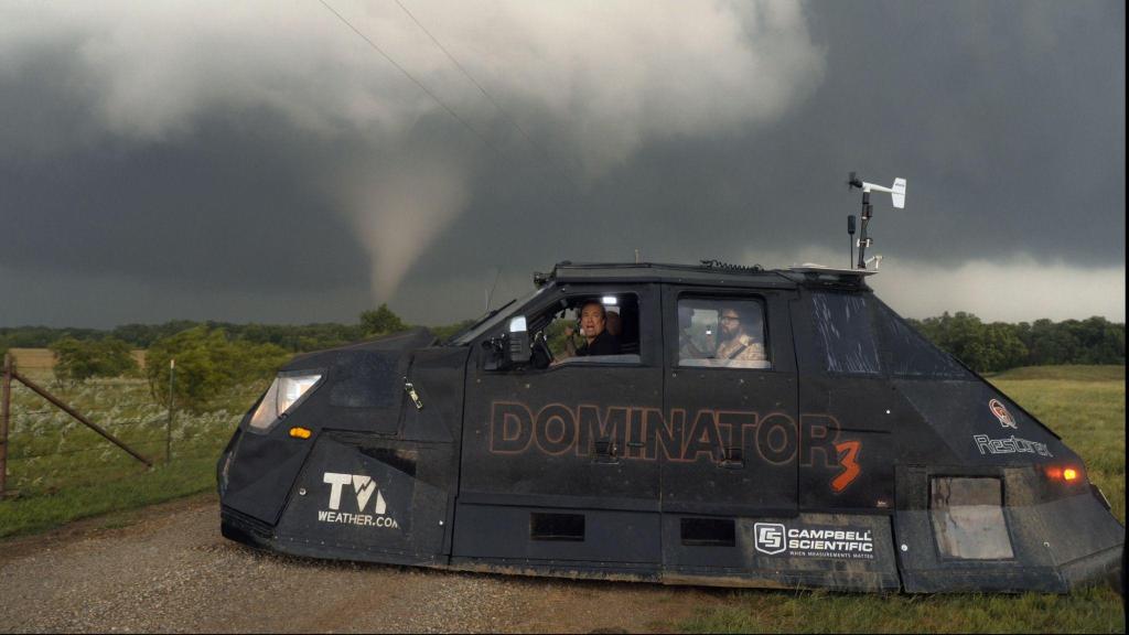 Red Timmer, um caçador de tempestades e tornados, é tema de um novo documentário