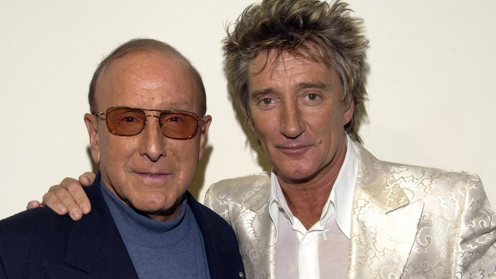 Rod Stewart, Carlos Santana e Patti Smith homenageiam Clive Davis