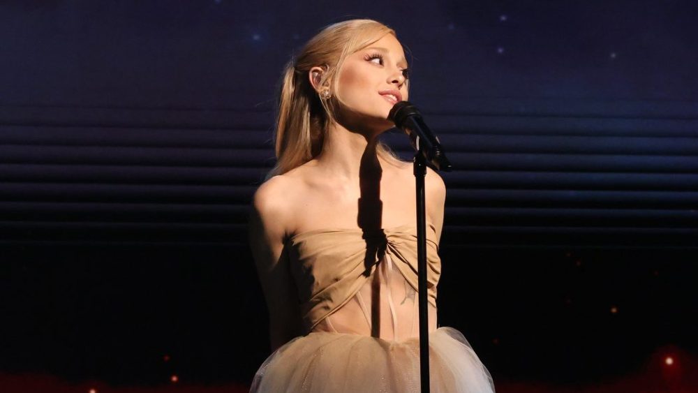 Setlist de Ariana Grande para a noite de abertura de sua turnê “Eternal Sunshine”.