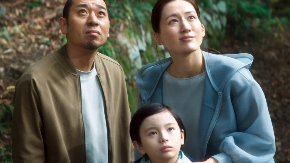 "Sheep in the Box" de Kore-eda e Hirose Suzu levam o Japão a reduzir a equipe de 2026