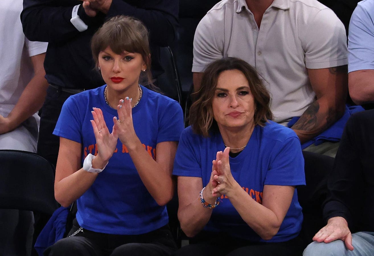 Taylor Swift está entre dezenas de celebridades que compareceram ao jogo 4 das finais da NBA